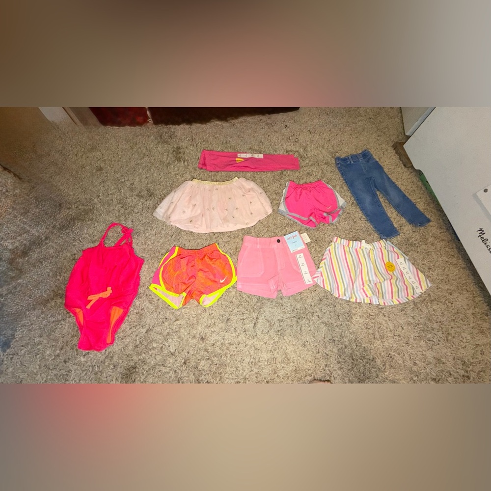 Girls size 2T bottom lot